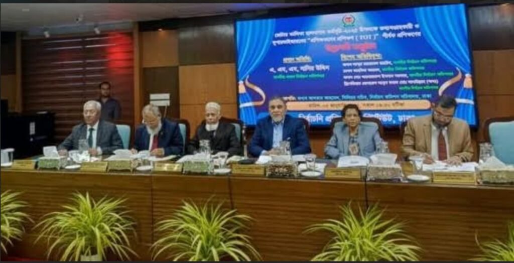 Hello Bangla News | সুষ্ঠু, স্বচ্ছ এবং নিরপেক্ষ নির্বাচন দিতে নির্বাচন কমিশন প্রতিশ্রুতি বদ্ধ: সিইসি দেশের মানুষের ভোটের অধিকার ফিরিয়ে দিতে